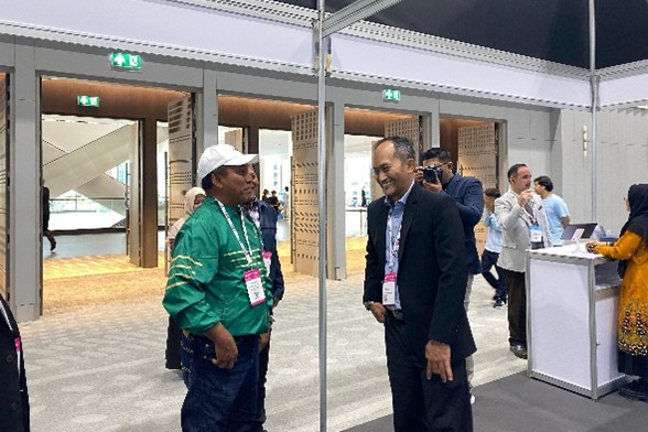 Dokumentasi Tamu yang Berkunjung ke Booth (1)